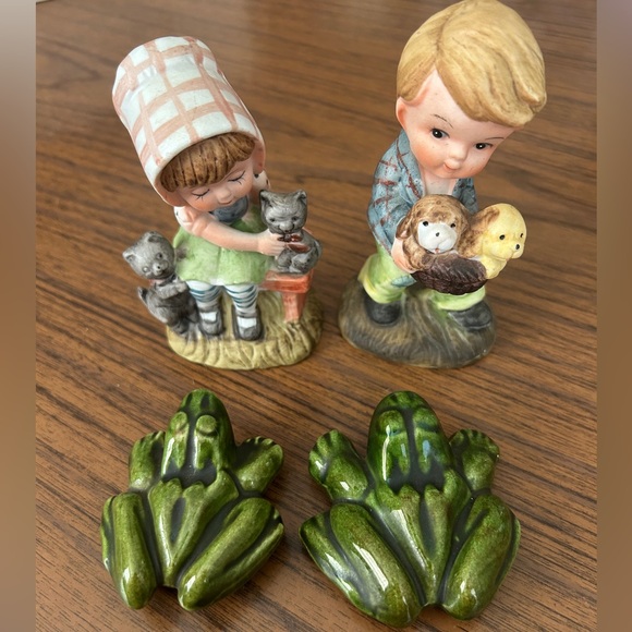 WHATNOTS - Picture 1 of 5